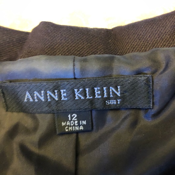 Anne Klein suit - Picture 4 of 8